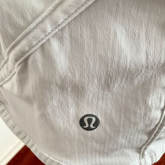 Lululemon Tracker Low Rise Lined Elastic Waist Short Shorts White 8 - Picture 10 of 13
